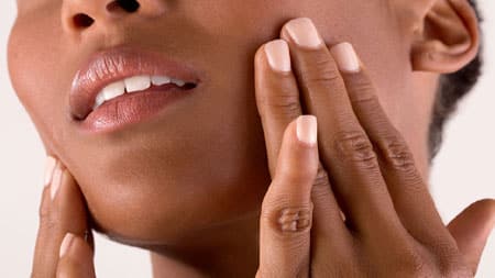 Bienfaits de l'huile d'argan pour le visage et les ongles